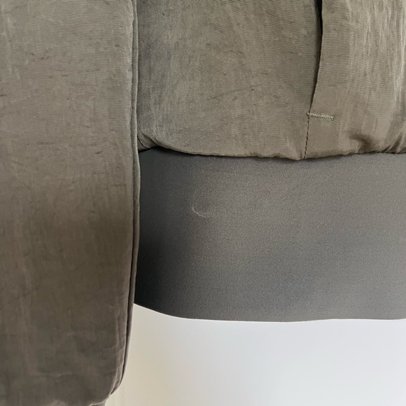 lululemon Non Stop Reversible Bomber Olive Green Women’s 10 EUC - Picture 5 of 7